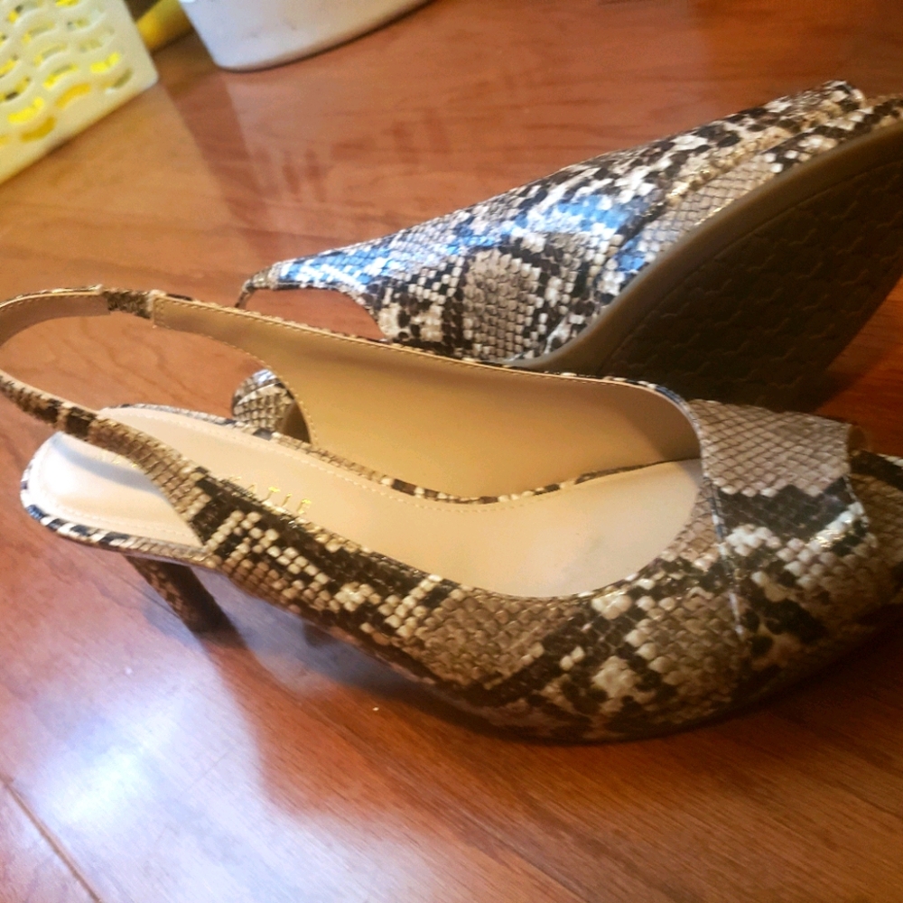Snake print high heel shoes